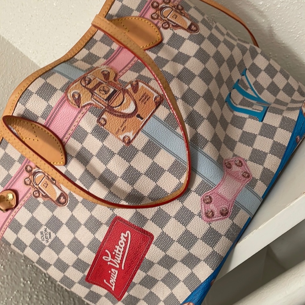 LV PURSE